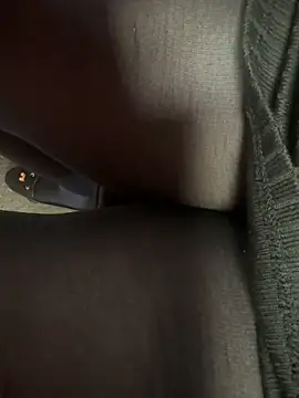 HiddenHoneyLDN online show from December 19, 2025, 10:44 am