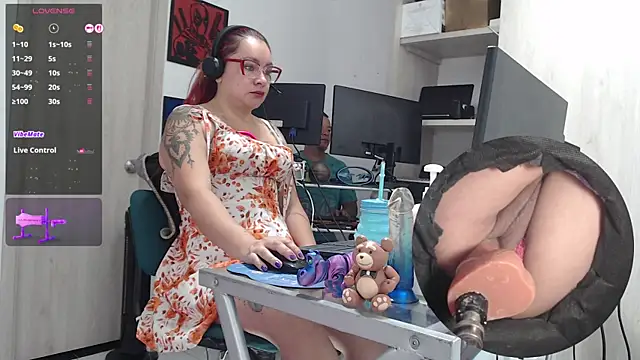 leidydi223 online show from November 21, 2025, 2:27 pm