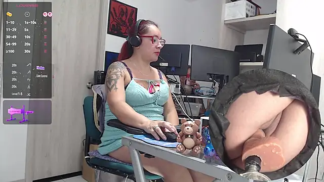 leidydi223 online show from November 26, 2025, 2:23 am