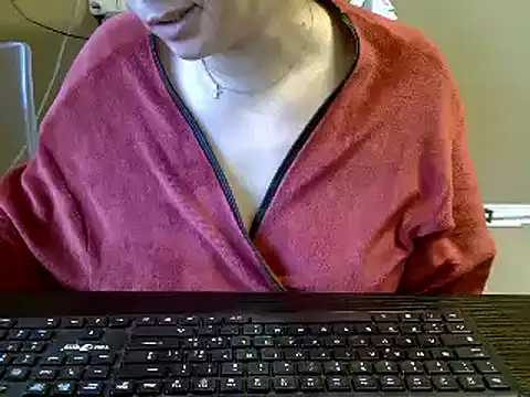 Snapshot of ITALIANASISIXX chatting on October 15, 2025, 7:08 am ITALIANASISIXX online show from October 15, 2025, 7:08 am