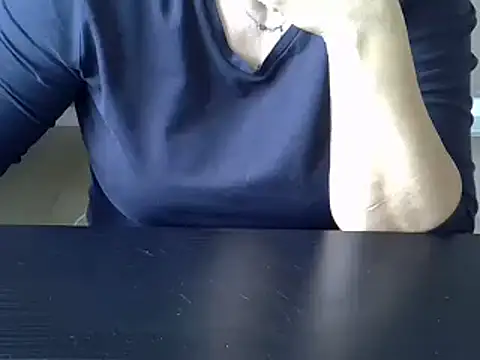 Snapshot of ITALIANASISIXX chatting on October 22, 2025, 10:26 am ITALIANASISIXX online show from October 22, 2025, 10:26 am