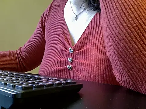 Snapshot of ITALIANASISIXX chatting on October 30, 2025, 8:05 am ITALIANASISIXX online show from October 30, 2025, 8:05 am