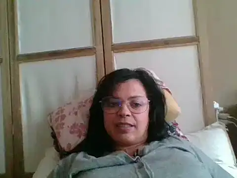 Snapshot of ITALIANASISIXX chatting on November 17, 2025, 12:33 pm ITALIANASISIXX online show from November 17, 2025, 12:33 pm