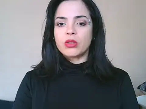 Snapshot of ITALIANASISIXX chatting on November 18, 2025, 10:31 am ITALIANASISIXX online show from November 18, 2025, 10:31 am