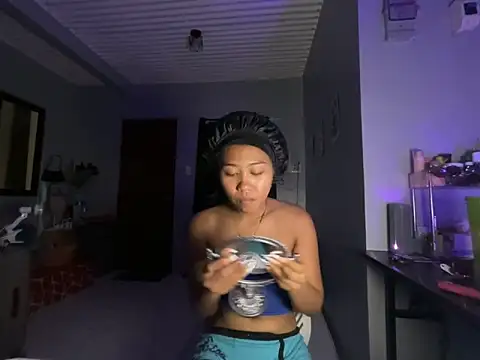 PinayLina18 online show from May 28, 2026, 5:38 am