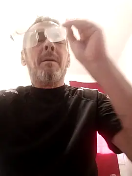 pakillobcn online show from October 7, 2025, 3:31 pm