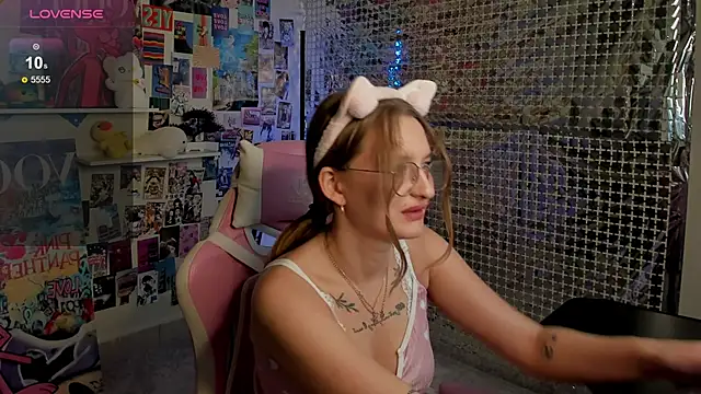 Snapshot of Maryyy_May chatting on September 15, 2025, 4:40 pm Maryyy May online show from September 15, 2025, 4:40 pm