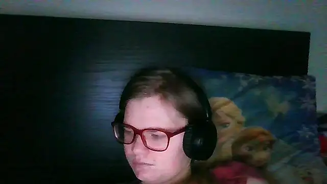 Snapshot of Moonolighta chatting on November 8, 2025, 1:22 pm Moonolighta online show from November 8, 2025, 1:22 pm