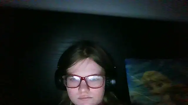 Moonolighta online show from December 2, 2025, 2:56 pm