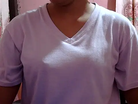 Snapshot of ladylyn2 chatting on September 25, 2025, 5:22 am ladylyn2 online show from September 25, 2025, 5:22 am