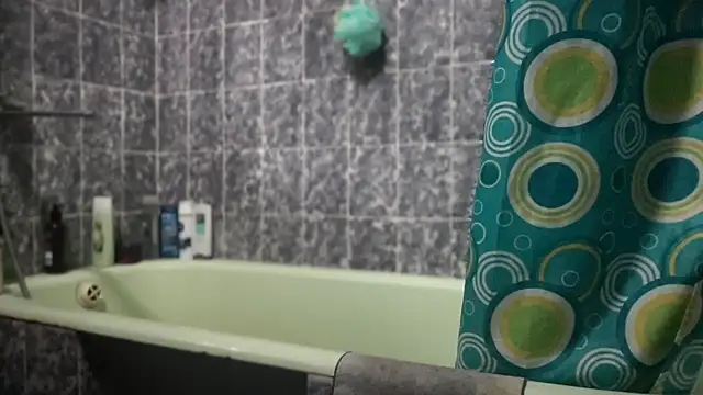 Rosea Champagne online show from October 21, 2025, 1:12 pm