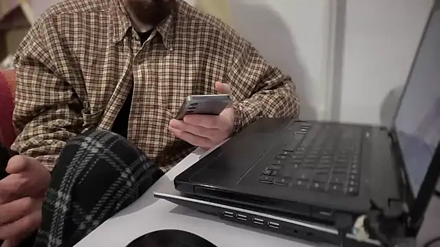 Rosea Champagne online show from October 29, 2025, 1:24 pm