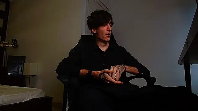 Snapshot of TalonWilde chatting on September 26, 2025, 5:11 am TalonWilde online show from September 26, 2025, 5:11 am