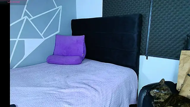 Snapshot of karlamoon23 chatting on March 11, 2026, 8:37 pm karlamoon23 online show from March 11, 2026, 8:37 pm