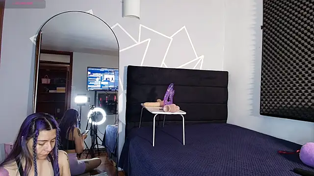 Snapshot of karlamoon23 chatting on April 3, 2026, 8:18 pm karlamoon23 online show from April 3, 2026, 8:18 pm