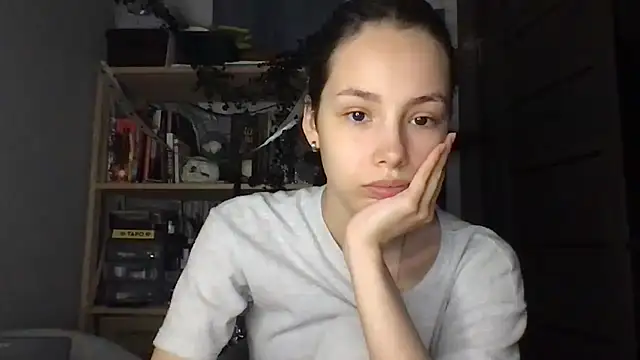 Yuna5343 online show from February 25, 2026, 8:51 pm