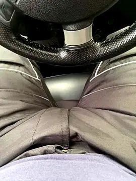 Snapshot of maxvergo chatting on October 6, 2025, 8:17 pm maxvergo online show from October 6, 2025, 8:17 pm