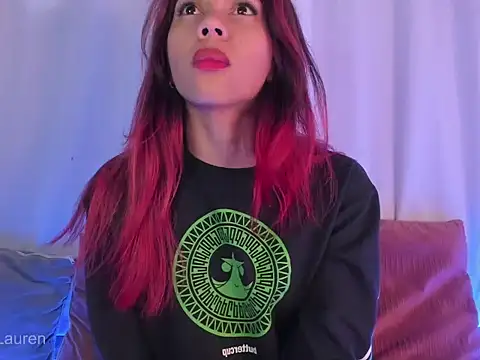 Snapshot of Laurenn_2 chatting on November 5, 2025, 4:18 pm Laurenn 2 online show from November 5, 2025, 4:18 pm