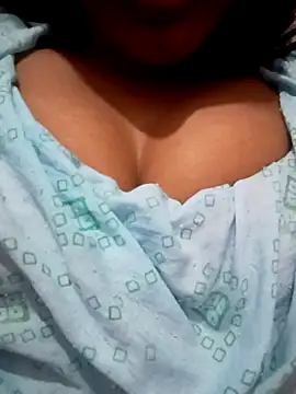 kaviyaponnu0987 online show from December 19, 2025, 9:33 pm