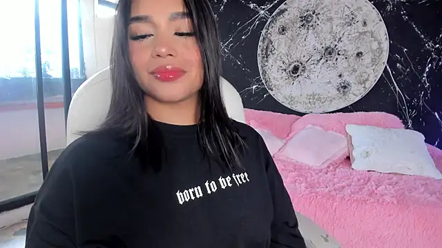 ShaniaDaniels online show from November 12, 2025, 7:35 pm