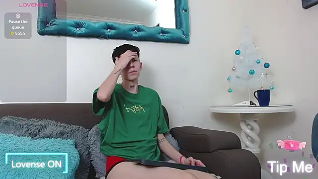 LiamBrown09 online show from November 11, 2025, 9:59 pm