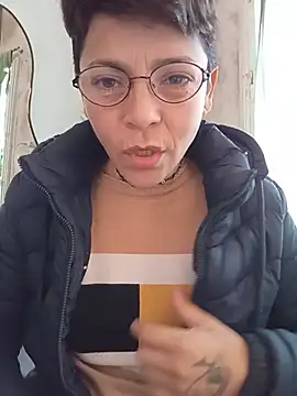 Lulypsicologasexual online show from July 9, 2026, 4:11 pm