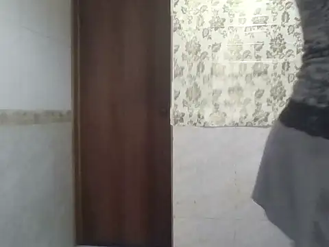 Snapshot of MiyaHottie chatting on October 19, 2025, 4:13 am MiyaHottie online show from October 19, 2025, 4:13 am