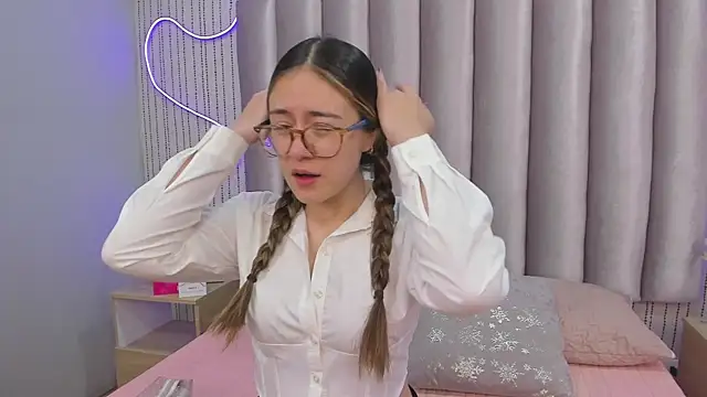 SamanthaPeachss online show from January 7, 2026, 11:56 am