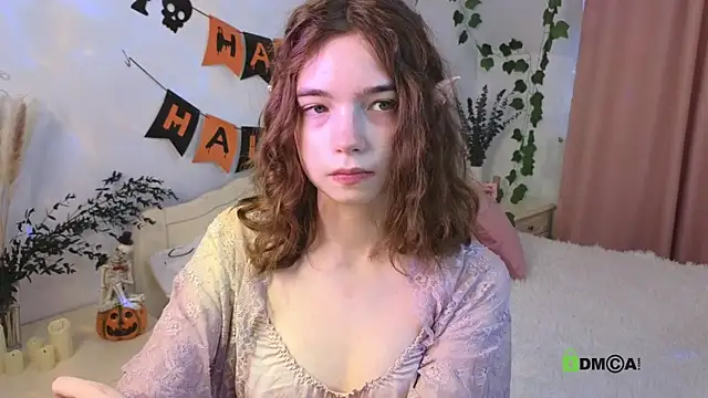 Evi Brook online show from October 22, 2025, 1:33 pm