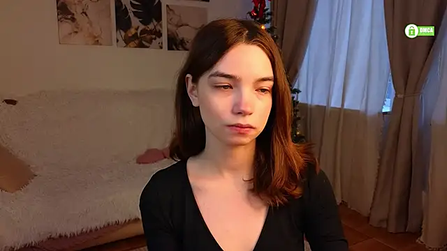 Evi Brook online show from December 15, 2025, 11:36 am