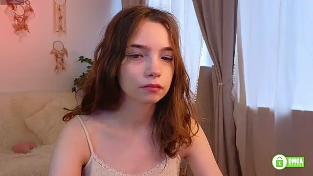 Evi Brook online show from March 25, 2026, 12:22 pm