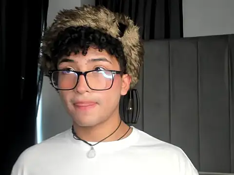 Snapshot of Valentin0_3 chatting on October 26, 2025, 7:53 pm Valentin0 3 online show from October 26, 2025, 7:53 pm
