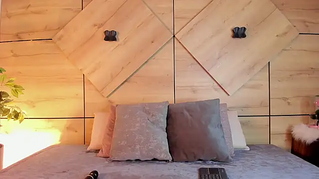 scarlettadams   online show from February 11, 2026, 12:32 pm