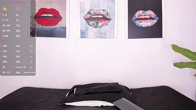 Monika-Ruiz online show from October 15, 2025, 6:08 pm