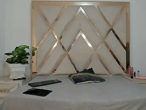 arielasm online show from September 28, 2025, 1:05 pm