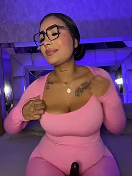 MaddyGray  online show from December 3, 2025, 7:12 pm