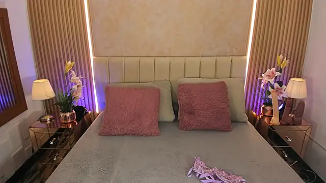 MaddyGray  online show from April 17, 2026, 7:06 pm