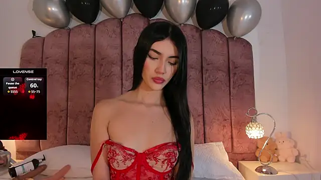 ValeskaZuev1 online show from October 1, 2025, 7:42 pm