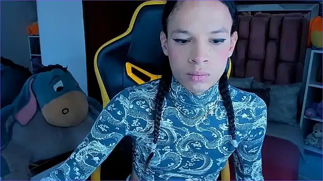 sara slut21 online show from November 20, 2025, 5:01 pm