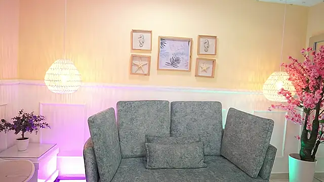 Snapshot of LoonaNyx chatting on September 19, 2025, 11:33 am LoonaNyx online show from September 19, 2025, 11:33 am