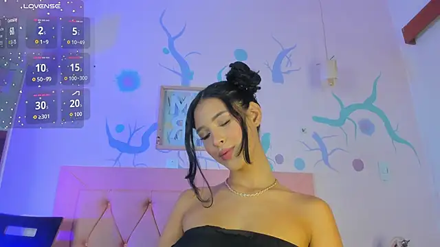 Snapshot of NoahPerez chatting on October 8, 2025, 3:04 am NoahPerez online show from October 8, 2025, 3:04 am