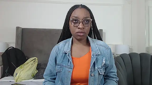 NatashaSilver online show from October 18, 2025, 1:01 pm