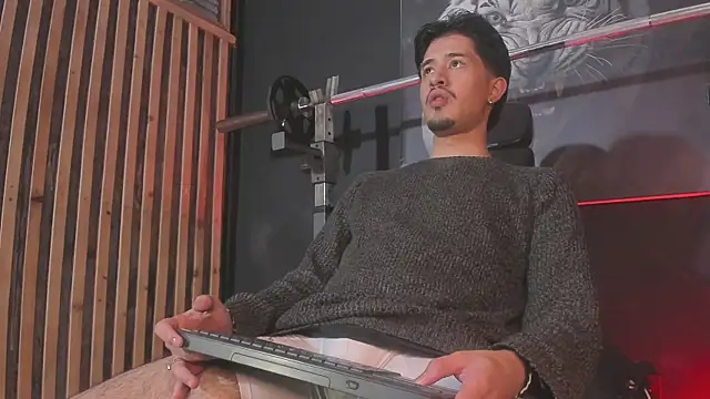 DimitriDeluxe online show from November 27, 2025, 7:05 pm