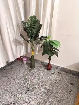 Shalu G online show from September 28, 2025, 5:40 pm