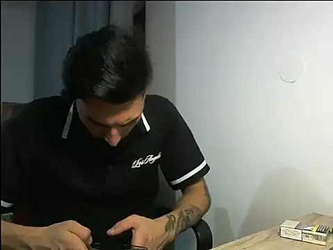 Snapshot of Alexgrc13 chatting on October 14, 2025, 6:20 pm Alexgrc13 online show from October 14, 2025, 6:20 pm