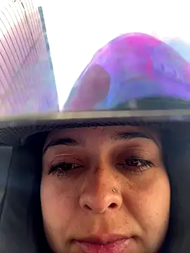 Emily Rivers  online show from October 4, 2025, 12:58 pm