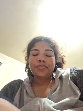 madelene online show from February 19, 2025, 2:33 am