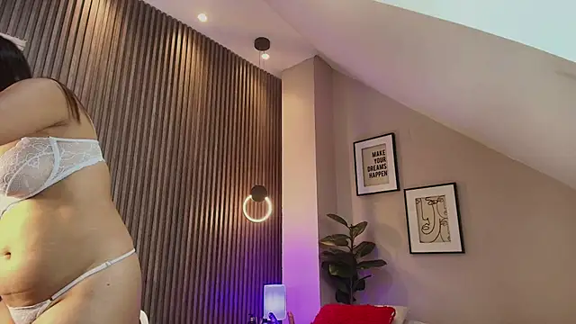 emma  rose1 online show from April 1, 2026, 2:56 am