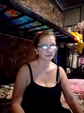 Snapshot of SexyHottMom chatting on June 20, 2026, 8:17 am SexyHottMom online show from June 20, 2026, 8:17 am