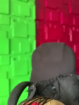 Snapshot of Linda_LS chatting on October 14, 2025, 1:45 pm Linda LS online show from October 14, 2025, 1:45 pm